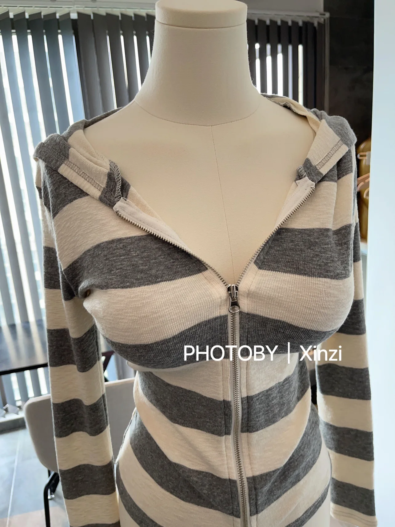 Wholesale Spring Autumn Knitted Cardigan Long Sleeve High Strecth Striped Tops Korean Style Slim Fit Zipper Hoodies for Women