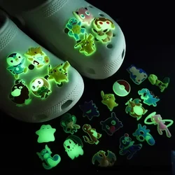 10szt Pokemon PVC Shoe Crocs Decor Akcesoria Kids Party Gift Buckle for Kids Charms Pikachu DIY Cartoon Animals Luminous Shoes