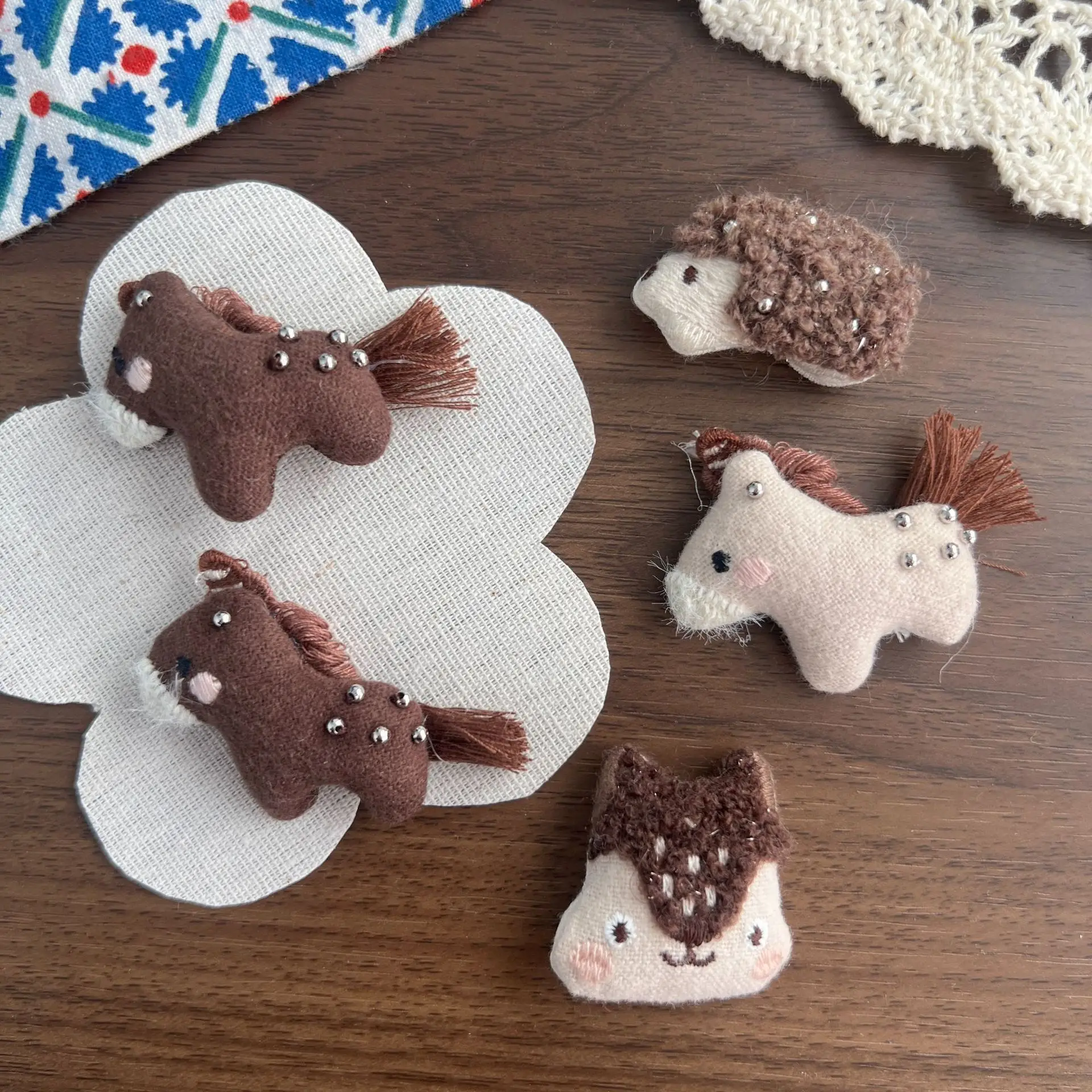Brooch Pin DIY Accessory Cute Steel Bead Hedgehog Cotton Filled Cartoon Flying Horse Bag Charm Material Mini Light Assorted