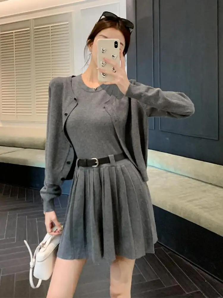 Stile coreano nuovo cardigan lavorato a maglia monopetto nero grigio top in maglia + mini gilet abito corto autunno inverno donna set a due pezzi