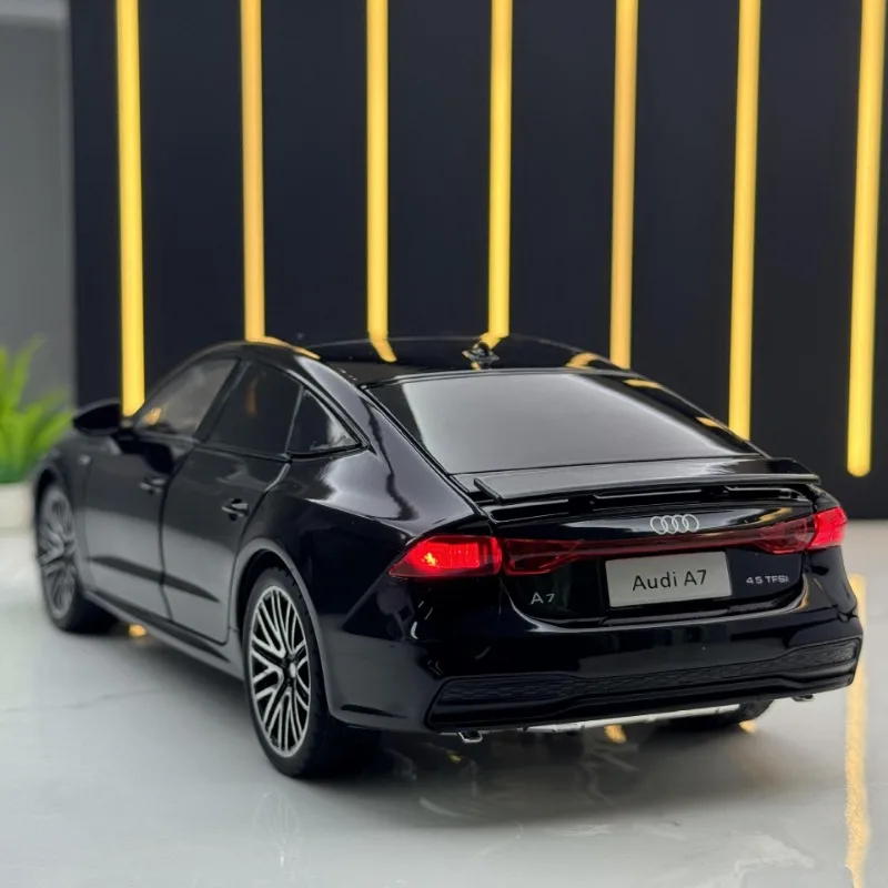 1:24 Audi A7 Sportback Alloy Car Model Simulation Miniature Voiture Diecast Metal Toy Vehicles With Sound Light Boy Car Toy Gift