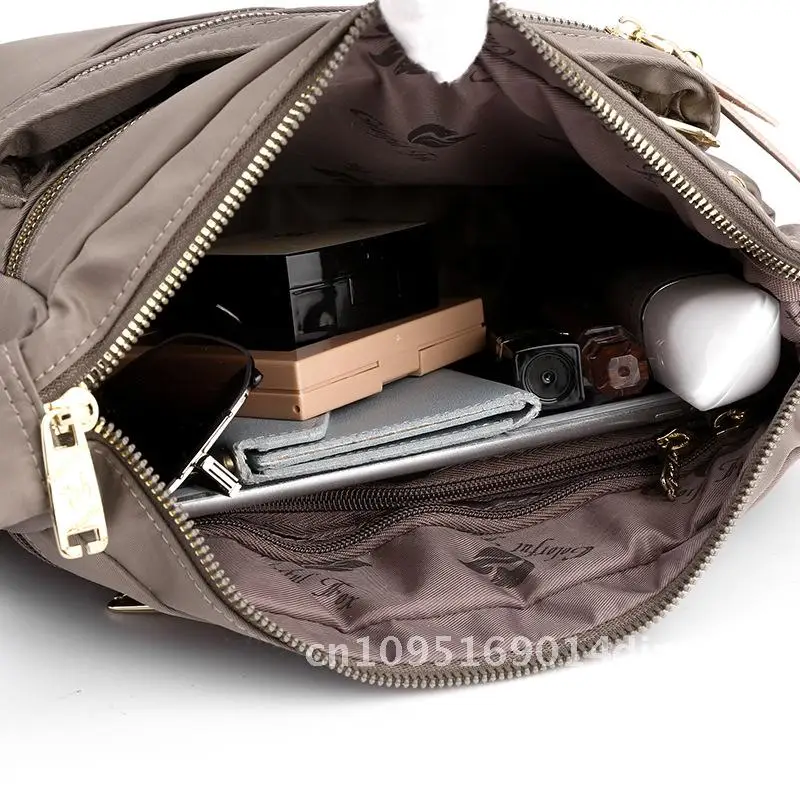 

Women's Nylon Crossbody Bag Fashionable Multi-Layer Large Capacity Water-Repellent Casual Shoulder Mobile Phone Backpack
