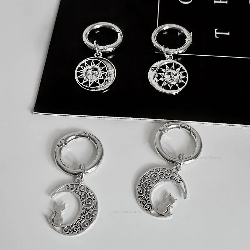2pcs New Metal Hollow Cute Cat Moon Pendant Boots Shoes Buckles Decoration Removable Women Diy Jewelry Heel Shoes Accessories