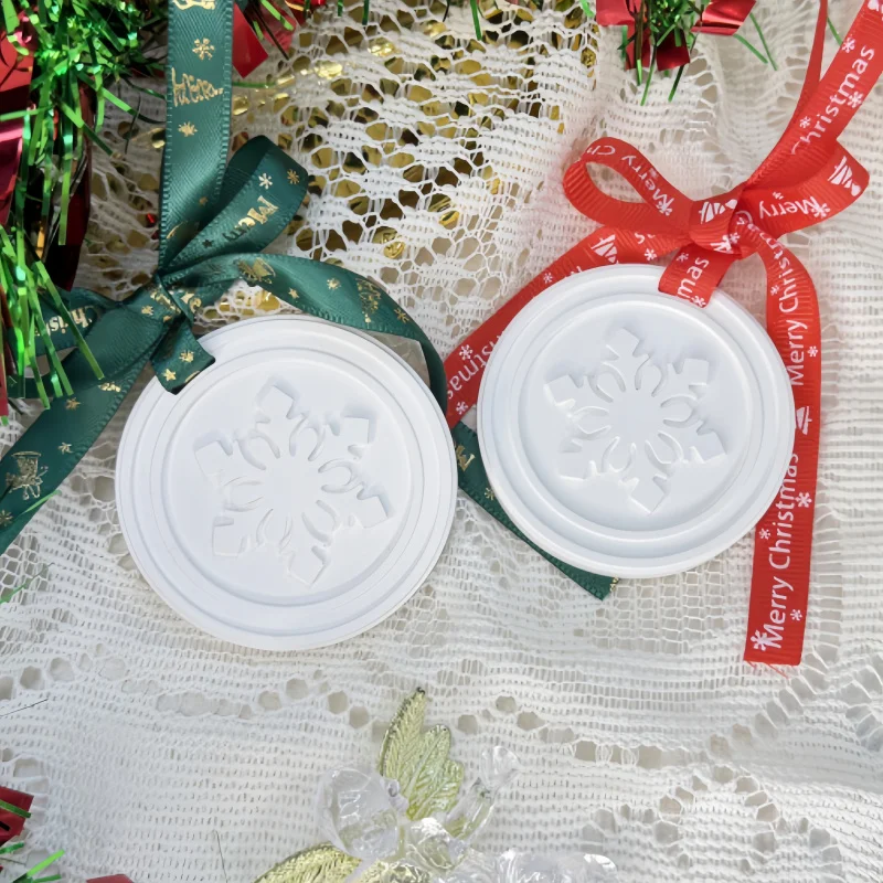 

1pcChristmas Snowflake Car Plaster Aromatherapy Car Interior Hanging Decoration Bathroom Bedroom Wardrobe Diffuser Stone Decorat