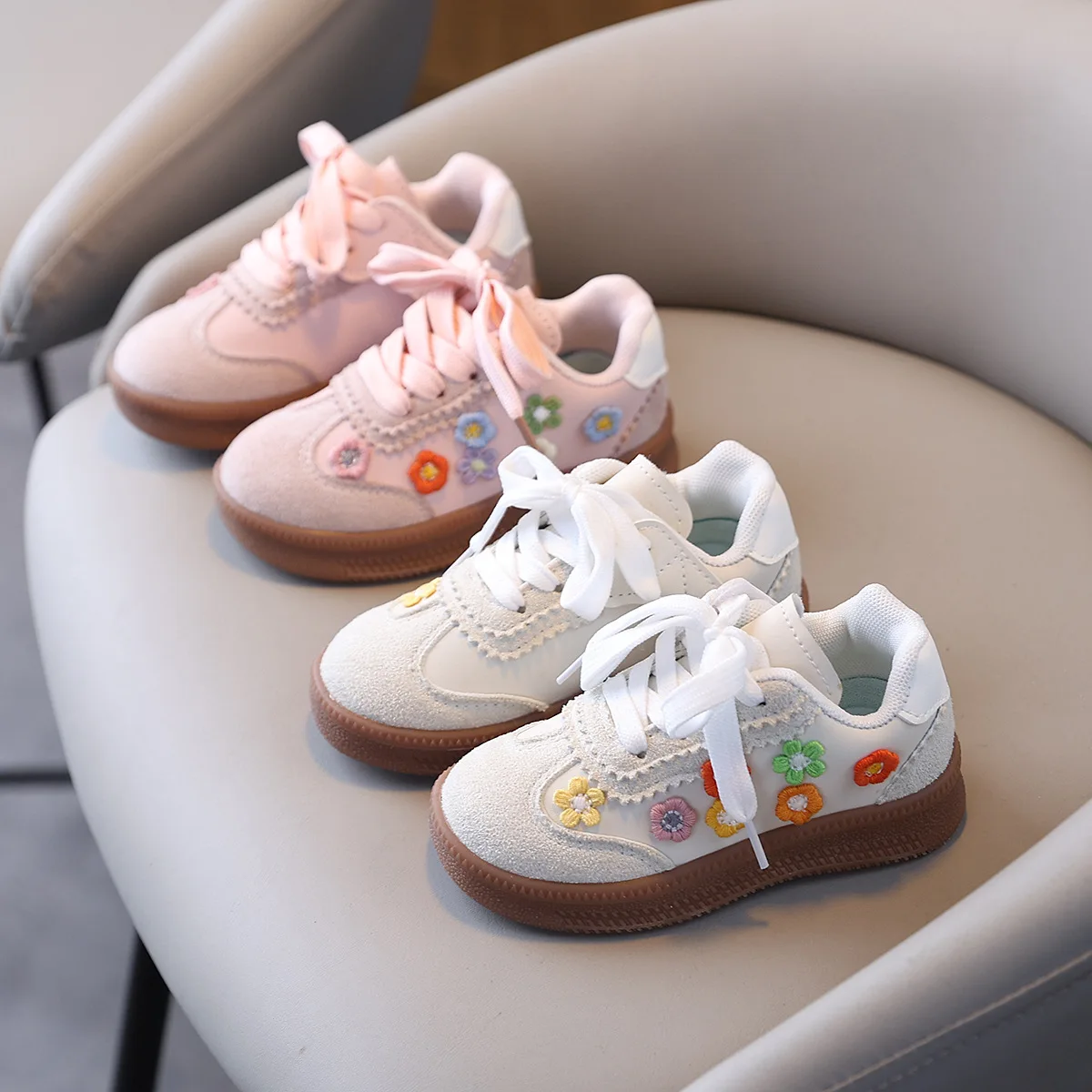 Children's Embroider Fashion Casual Sports Shoes 2026 Autumn New Girls' Comfortable Versatile Non Slip Lace Up Sneakers