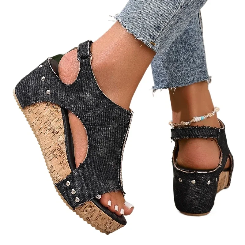 ‌ 2025 Estate Nuovo Plus Size Roma Sandali Outdoor Casual Piattaforma Scarpe da donna comode Moda Rivetto Zeppe Sandali vendita calda