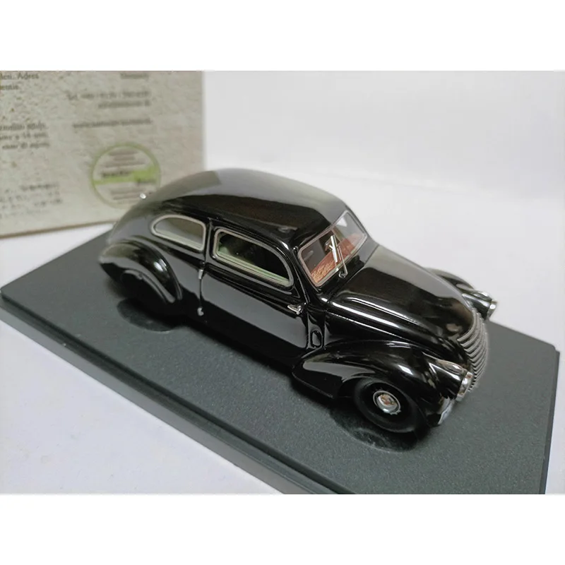 autocult-–-modele-de-voiture-en-resine-echelle-1-43-skoda-rapid-1938-ornements-de-collection