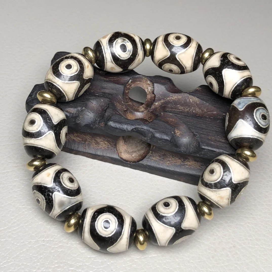 Inlaid with silver filigree, dzi, bracelets for men and women, agate dzi, agate bracelets, jewelry, accessories, collectibles