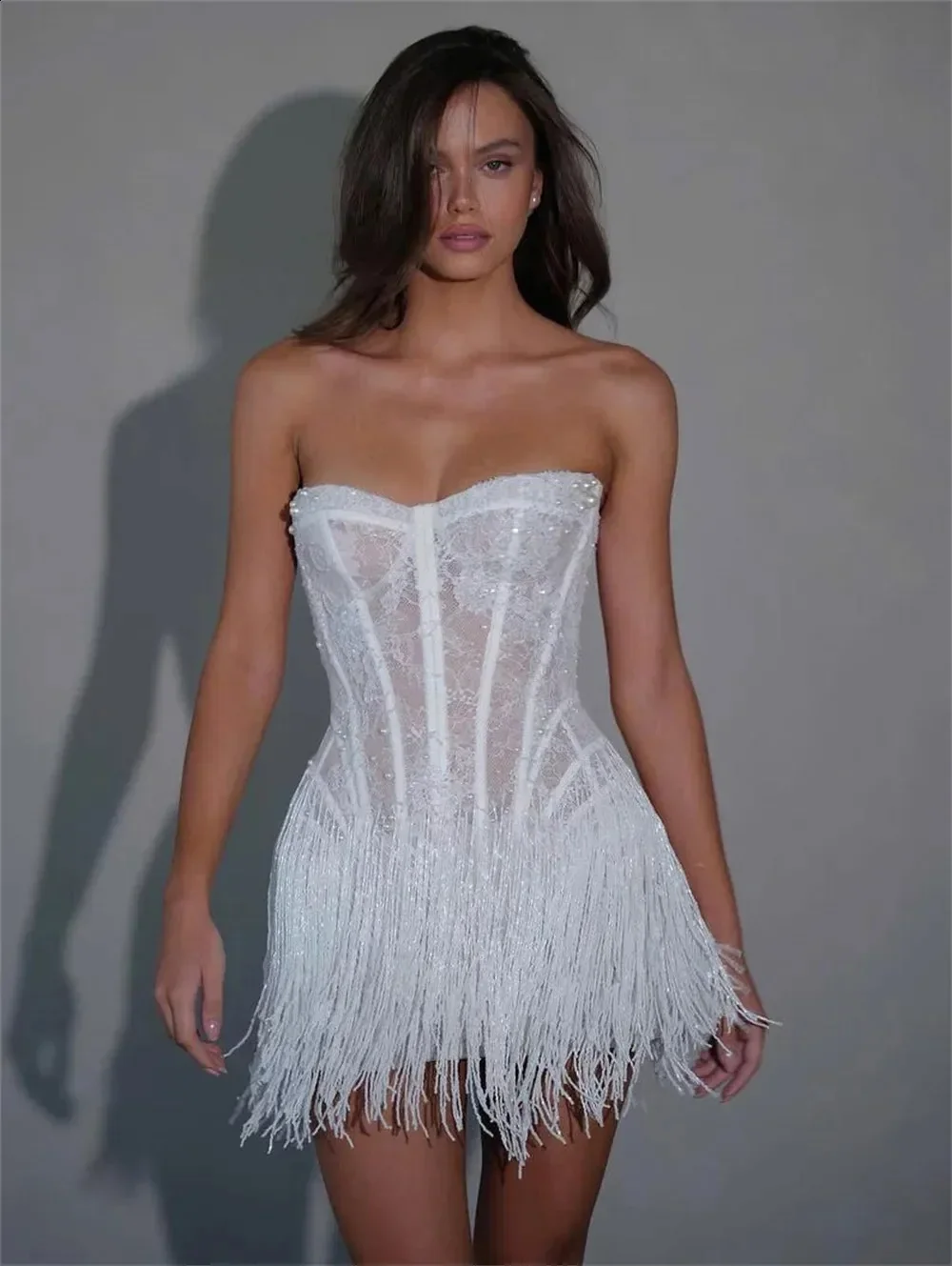 Lakshmigown Sexy Perlenbesetztes Kurzes Mini-Hochzeitskleid Funkelndes Quasten-Trägerloses Kleid Über Knielänge Brautkleid Vestidos De Noche Maßanfertigung – Detail 5