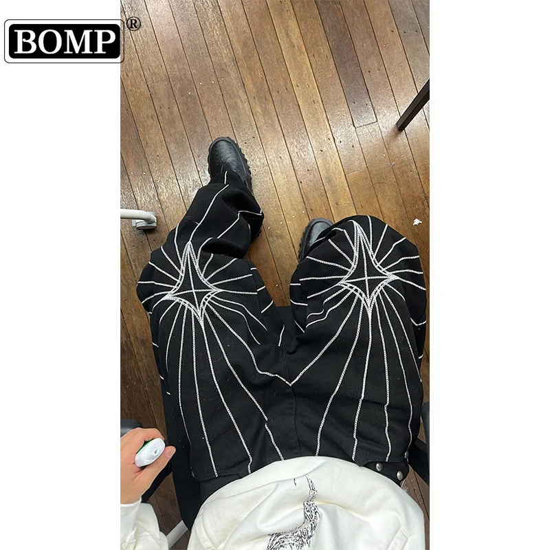 Bomp-男性用スパイダーウェブ刺embroideredストレートレッグジーンズ,ルーズフィットpuスタイルパンツ,アメリカンストリート,トレンディ,秋,2024