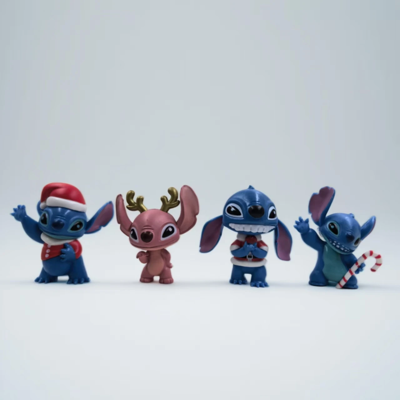 2025 Disney Stitch Halloween Natale Scatola cieca Cartoon Figura carina Modello Giocattolo Anime Doll Desktop Room Decor Collezione Regalo Kid