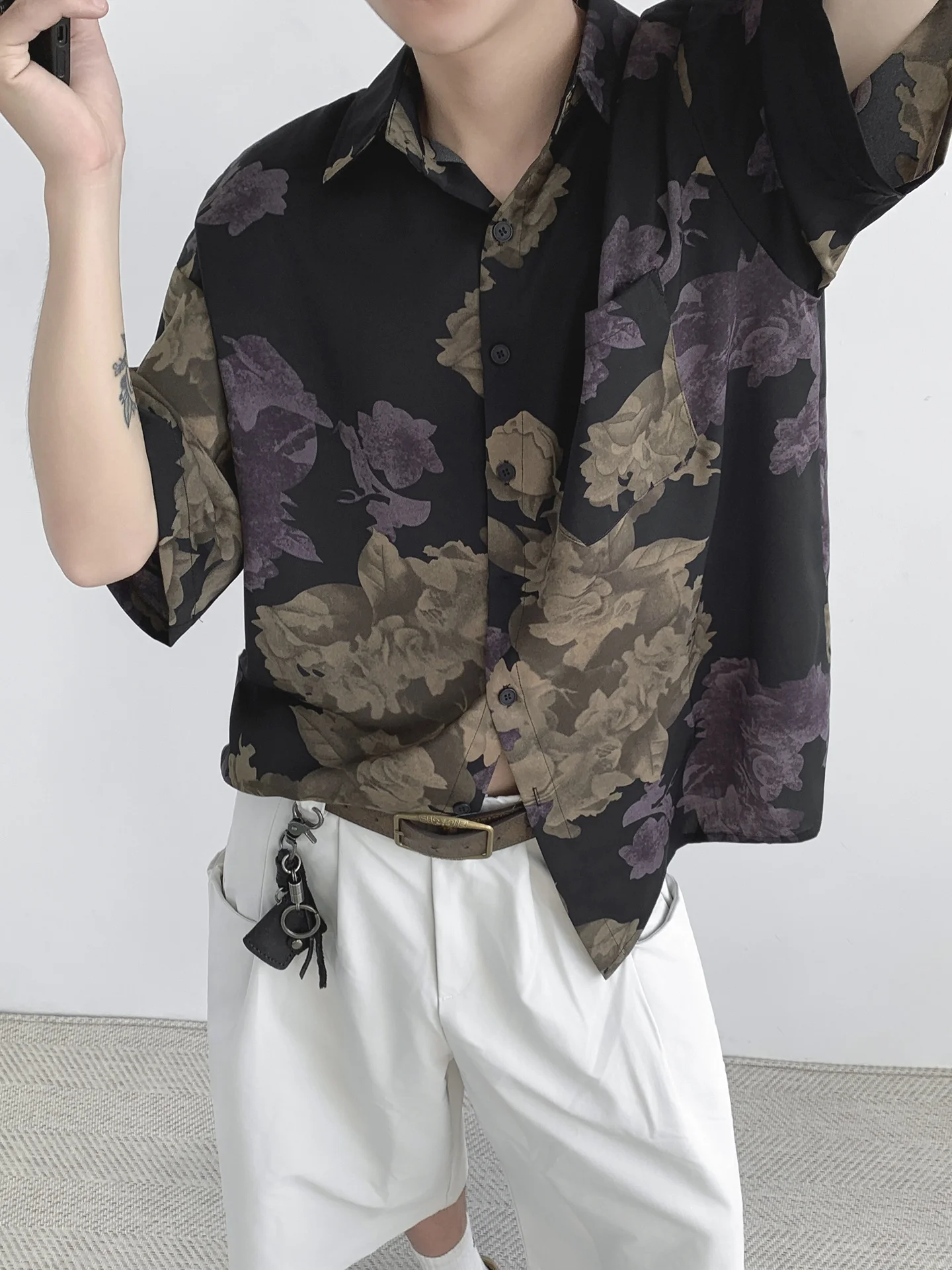 

Ретро Tie Dye Ice Silk Printed Loose ort Sve Men's irt Summer New Sle Тонкий цветочный узор с отложным воротником Casual irt