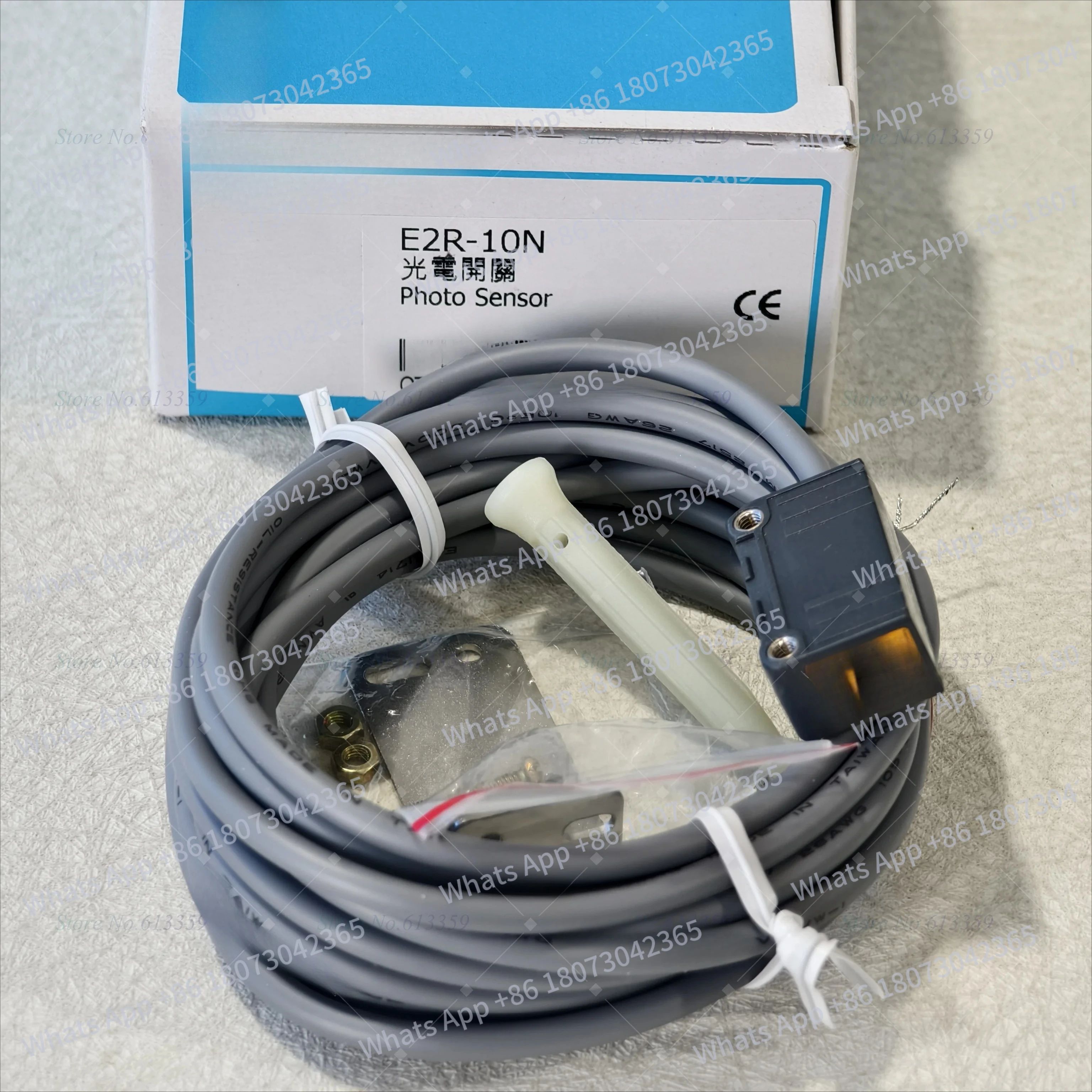 

Фотоэлектрические датчики диффузного отражения E2R-10N, новые, оригинальные