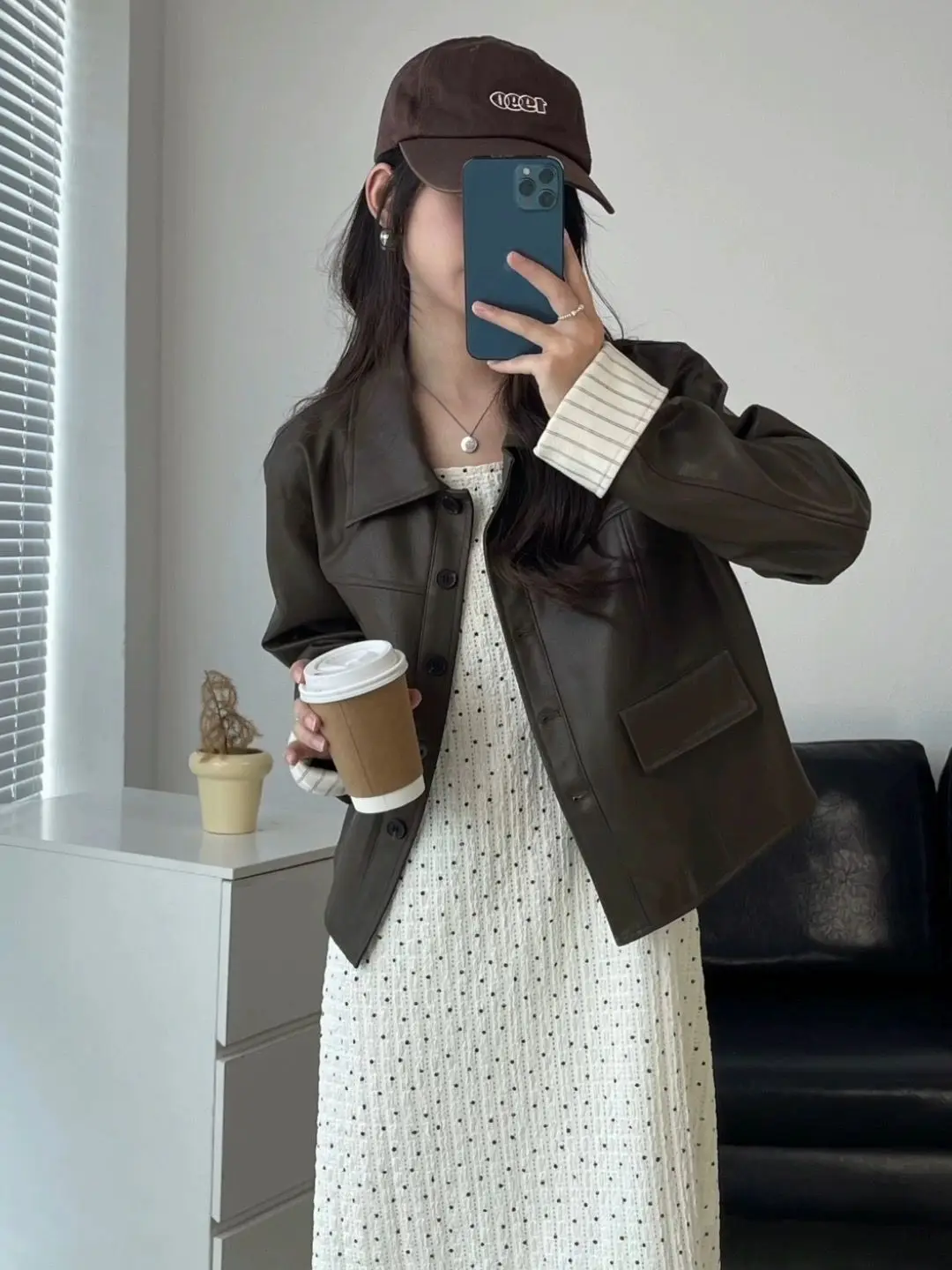 

Женские джинсовые куртки для женщин Материал Цветной верхний халат Личность Красивый выглядит Ткань с застежкой на талии Мешковатые праздничные Y2K