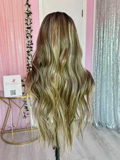 Donker Asblond Hoogtepunten Body Wave Synthetische Pruiken Voor Vrouwen 28 inch Lange Golvende Kant Voorpruik Meisjes Cosplay Party Dagelijks gebruik Pruik