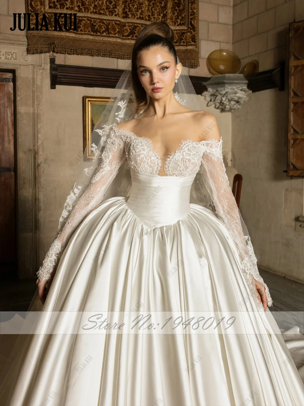 فساتين زفاف جوليا كوي الفاخرة المصنوعة حسب الطلب من الساتان المنتفخ بدون أكتاف وأكمام طويلة على شكل قلب من الدانتيل وطيات على شكل كرة فساتين العروس #4