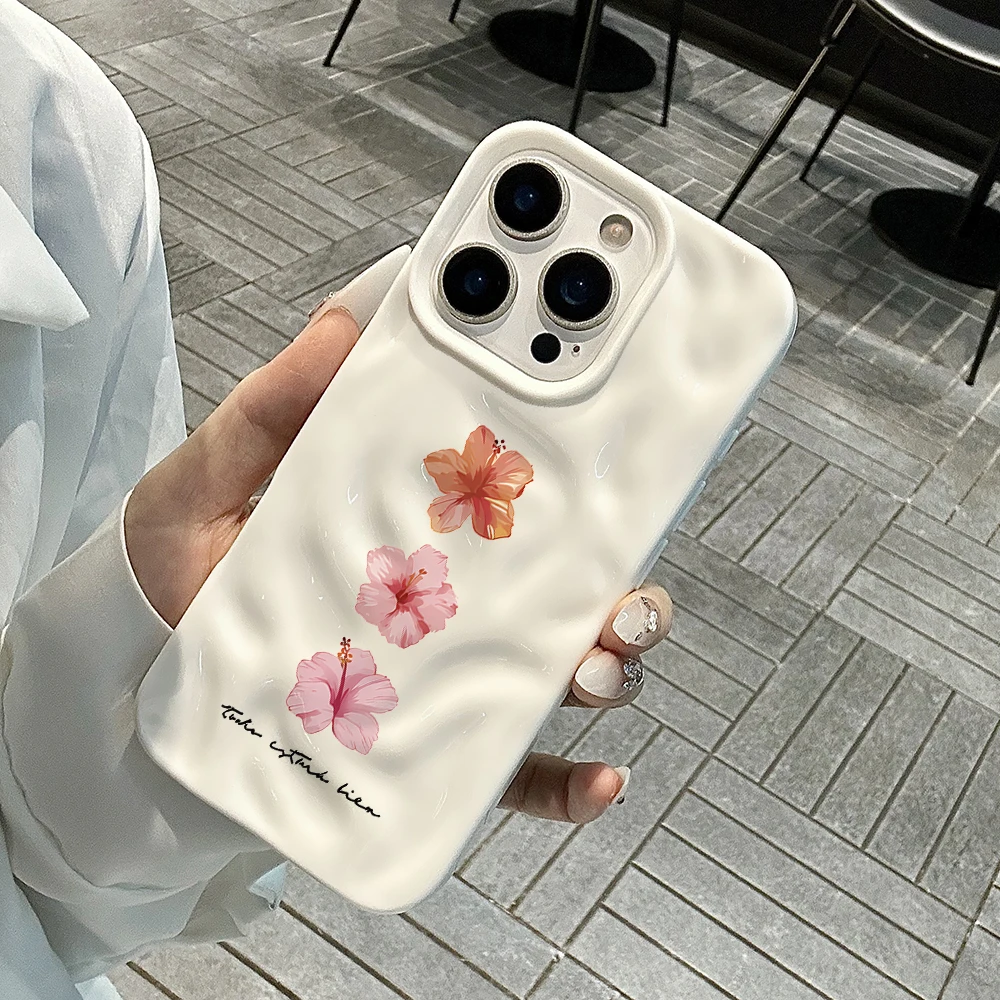 Einfache Hibiskusblüten-Kunst-Handyhülle für iPhone 17 16 15 14 13 12 11 Pro Max 14 Plus 17 Air Falten-Wellen-Soft-Silikonhülle – Detail 4