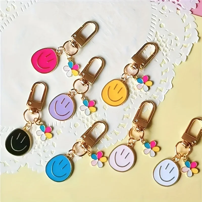 Niedlicher Lächeln-Schlüsselanhänger, Kawaii, mehrfarbig, Emaille, Metall, Schlüsselanhänger, Taschenzubehör für Frauen, Auto-Schlüsselanhänger, Geschenk für Paare