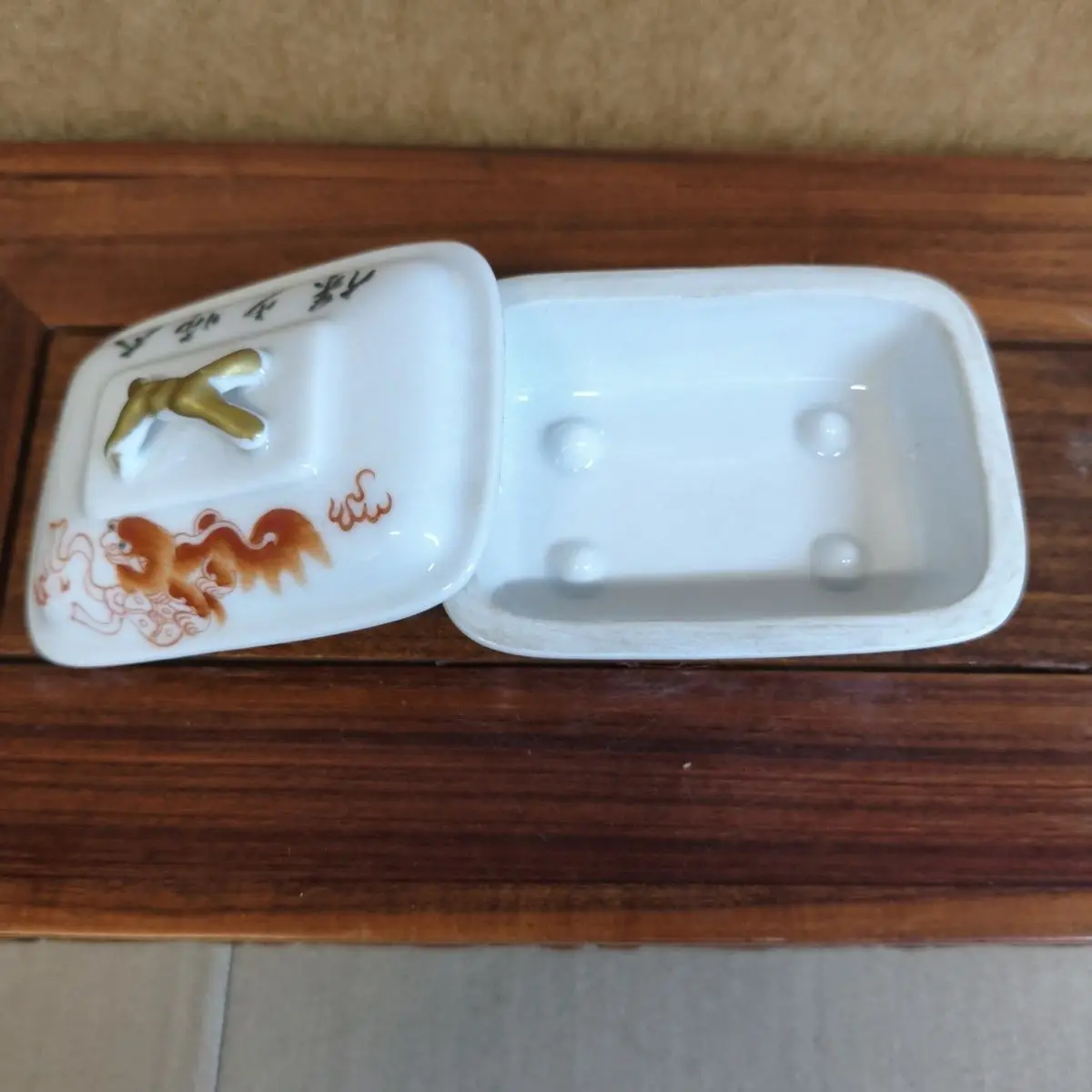 Antique Collection Pure Hand Painted Taishi Shaobao Lion Pattern Soap Holder Decorative Box