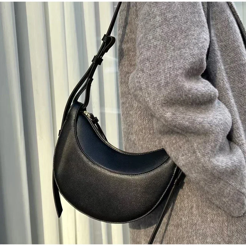 

Classic Half-moon Shaped Shoulder Bag, Retro Handbag Crossbody Bag, A Fashion Trendy Must-have Adjustable Chest Travel Shopper