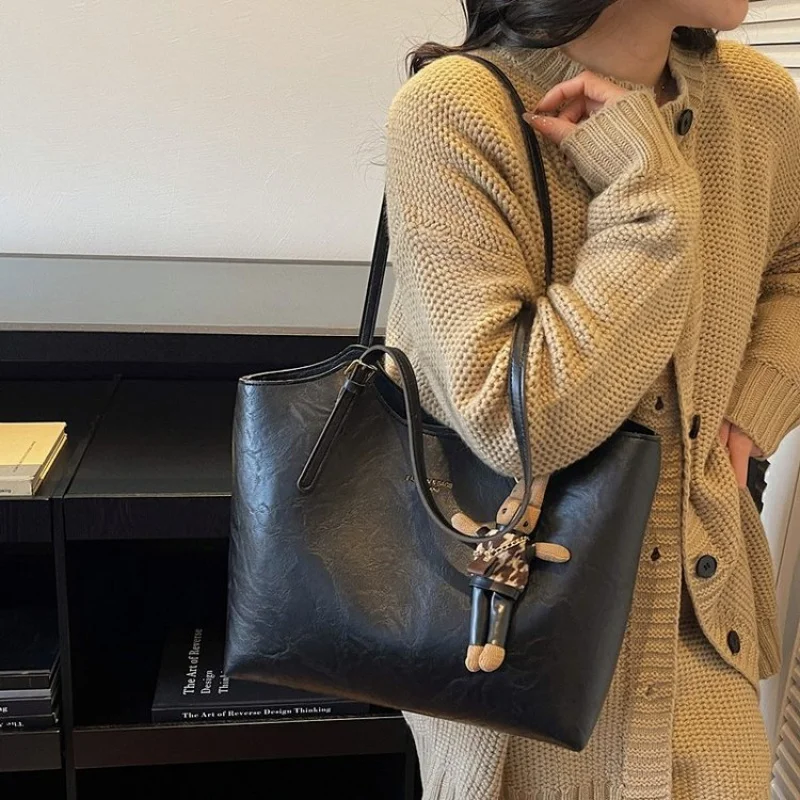 

Classic Paris Designer Style Women Handbag High End Leather Popular Elegant Casual Simple Vintage Ladies Messenger Tote Bag