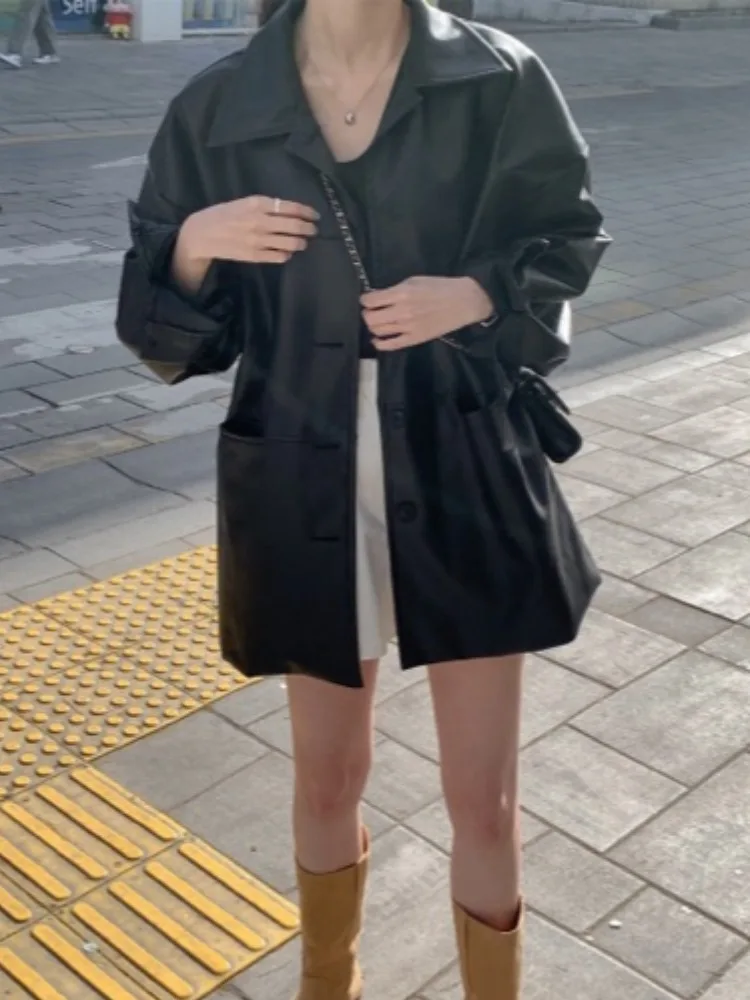 세련된 여름 PU 가죽 Jaet 루즈 캐주얼 롱 Sve 턴 다운 칼라 싱글 버튼 여성 겉옷 Faionable Ele