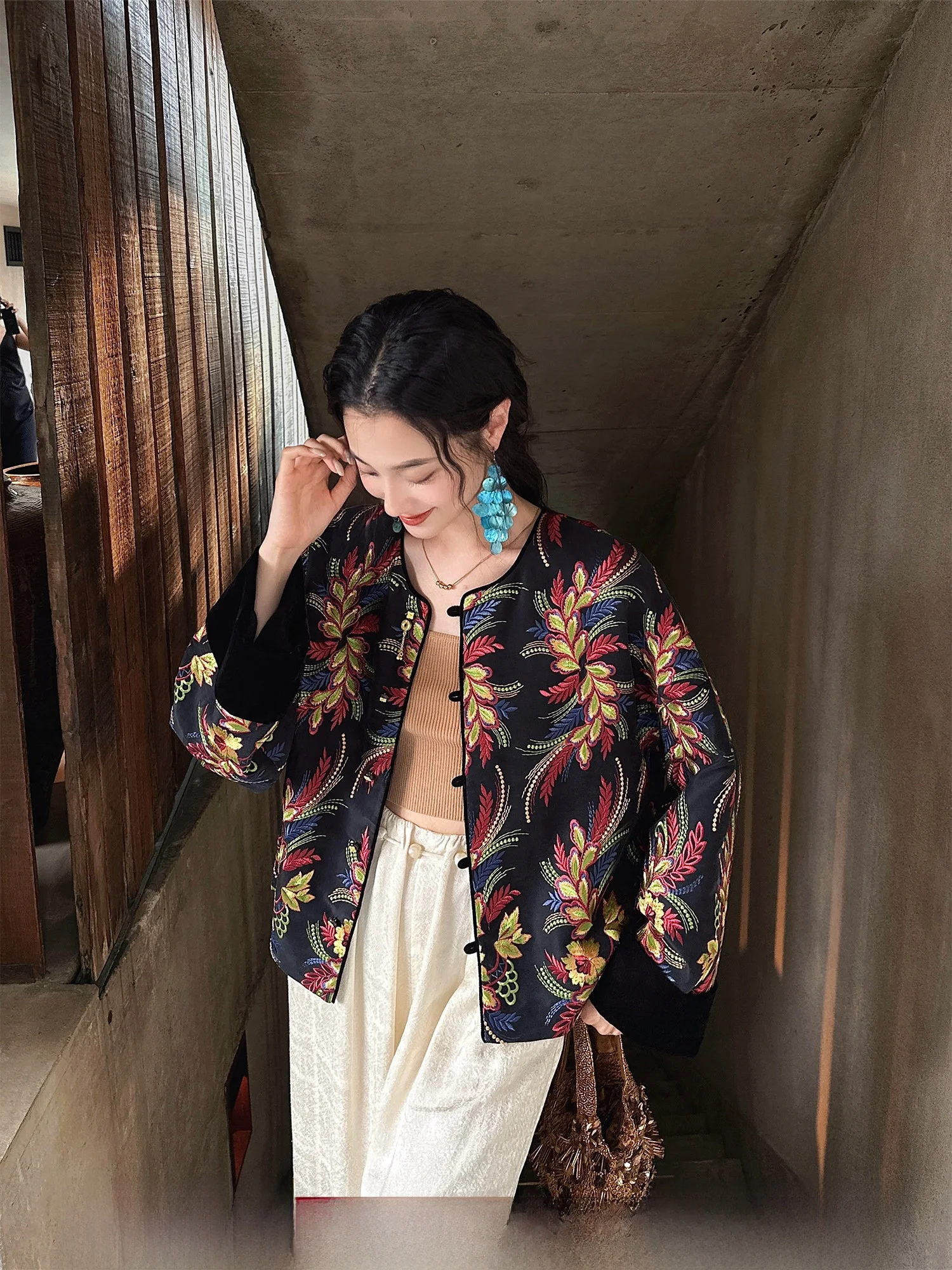 

Sanji Bla Flower High Densi Copper Ammonia Embroidered Velvet Patchwork Jaet Early Autumn Unique Super Beautiful 2025 New