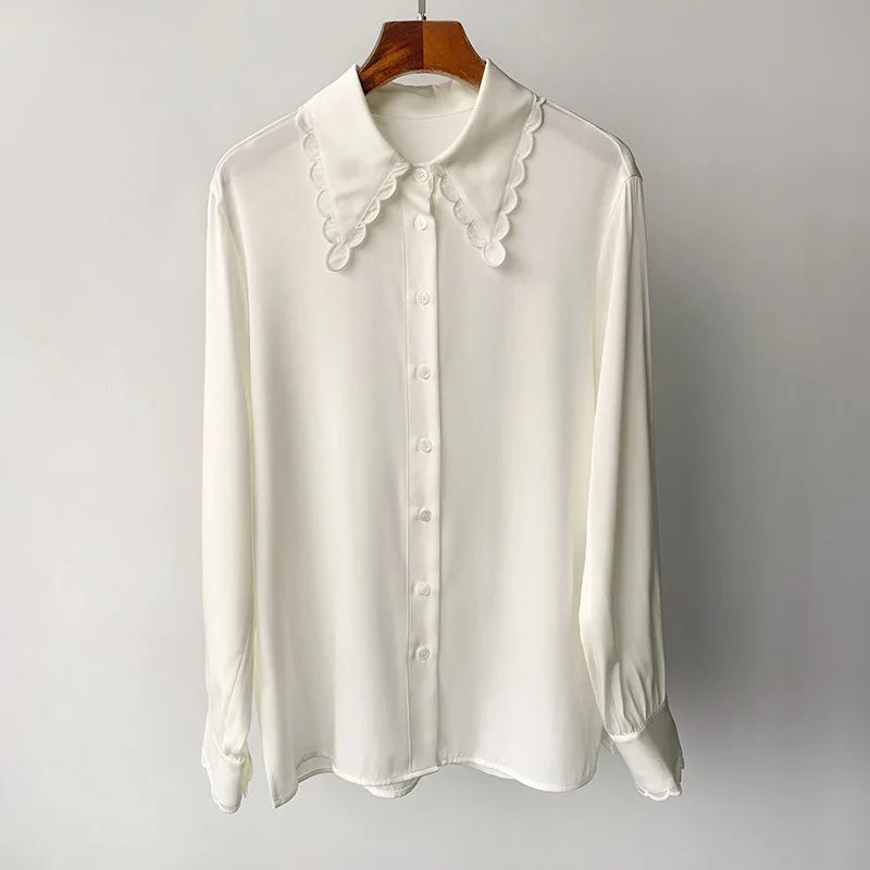 

Fashion Lace Collar Silk Top