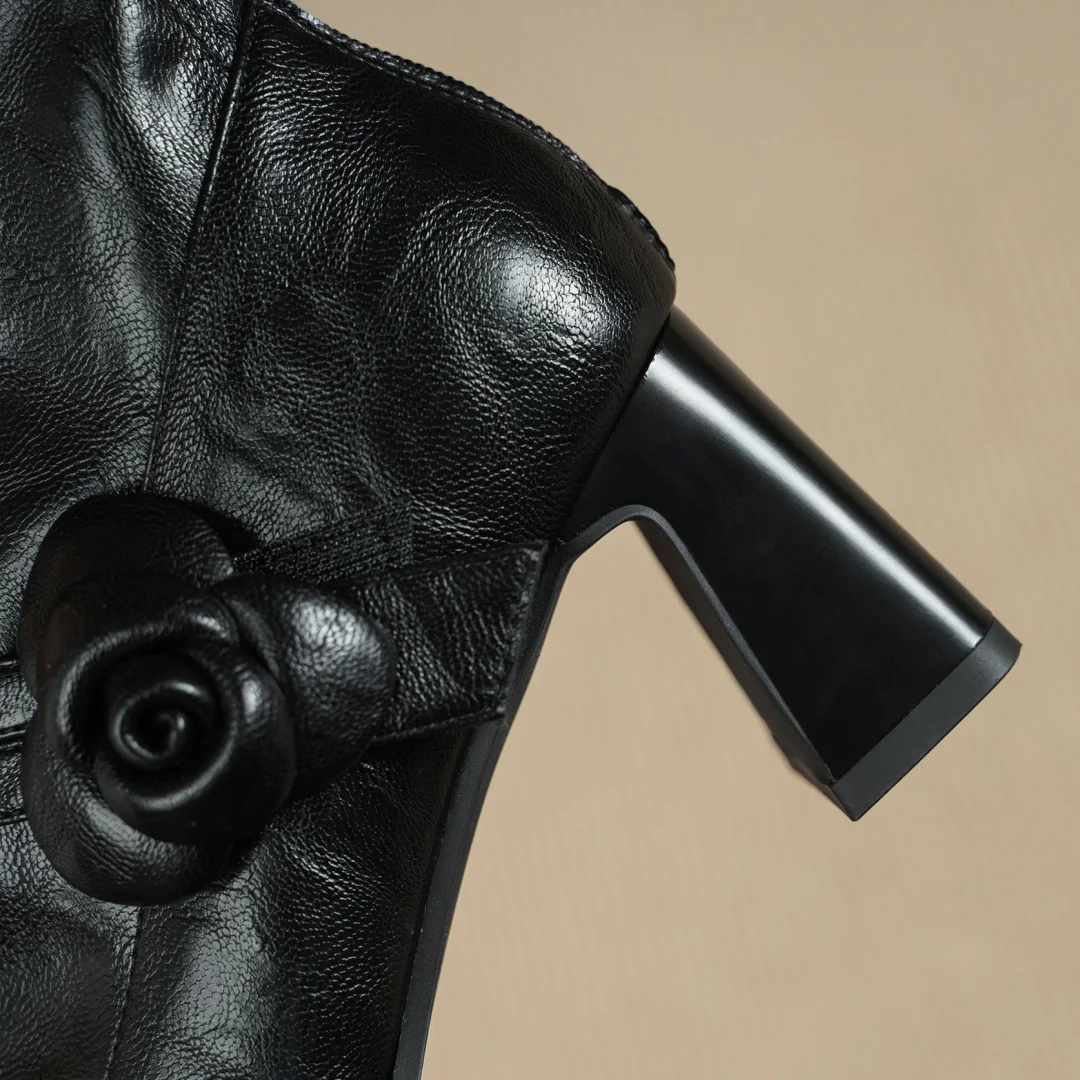 فستان نسائي من جلد الغنم الرائع مصنوع من جلد البولي يوريثان مزين بشريط ضيق مزين بالزهور وكعب سميك 7 سم فستان خريفي أسود نحيف قصير #6