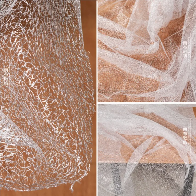 Tela de malla tejida desordenada blanca irregular para vestidos de novia y vestidos de noche diseñados por diseñadores de moda.