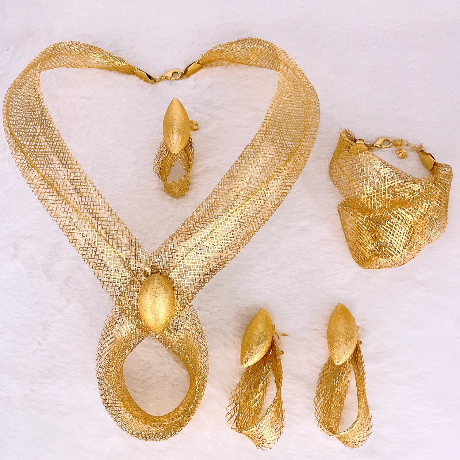 Fashion Gold Plated Jewelry Set Dubai African Choker Necklace Earrings Rings Wedding Bridal Jewellery Sets for Women New Arrival