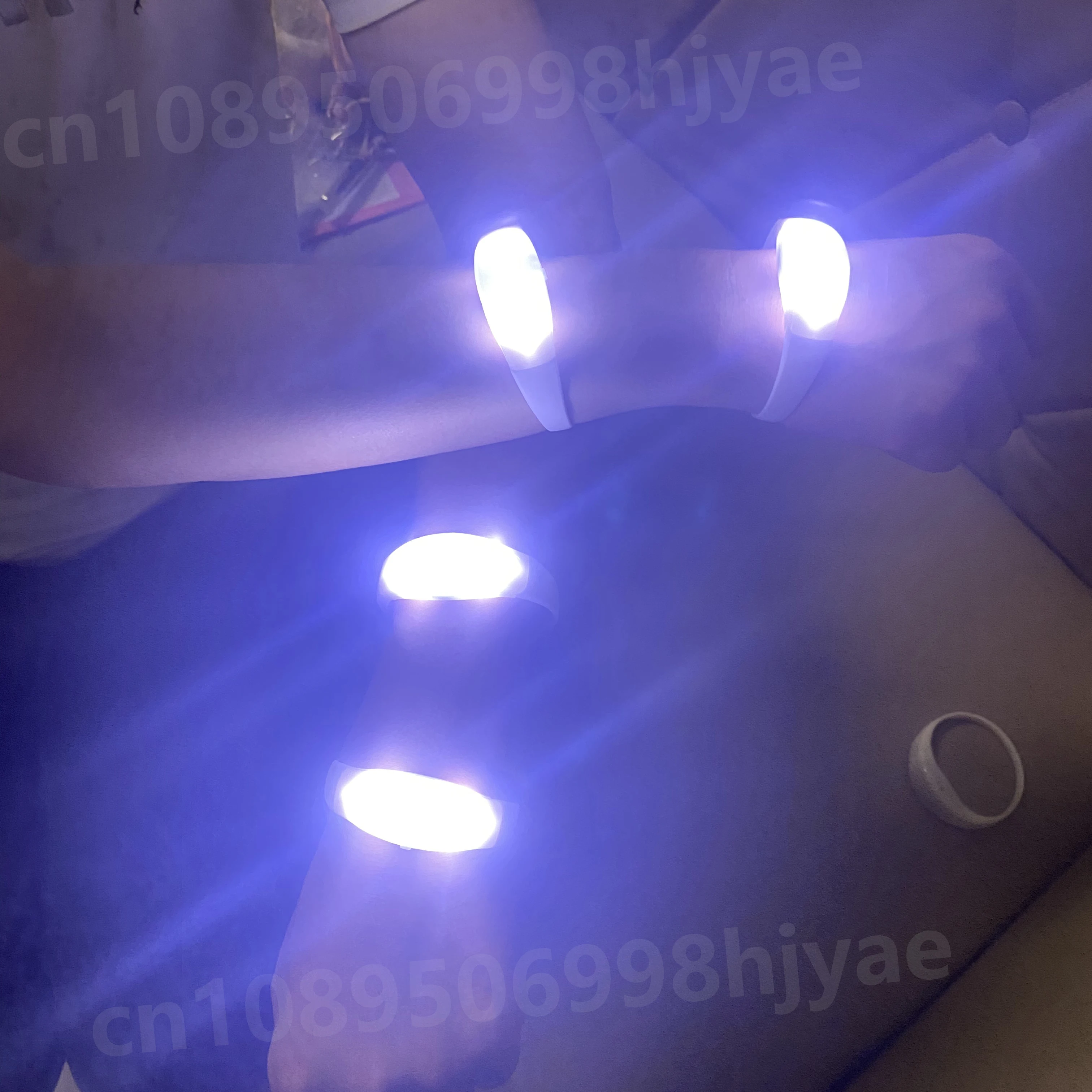 

20/100/1000PCS Fluorescent LED Bracelets Sound Control Silicone Glow Bracelet Vibration Bangle DJ for Wedding Party Wholesale