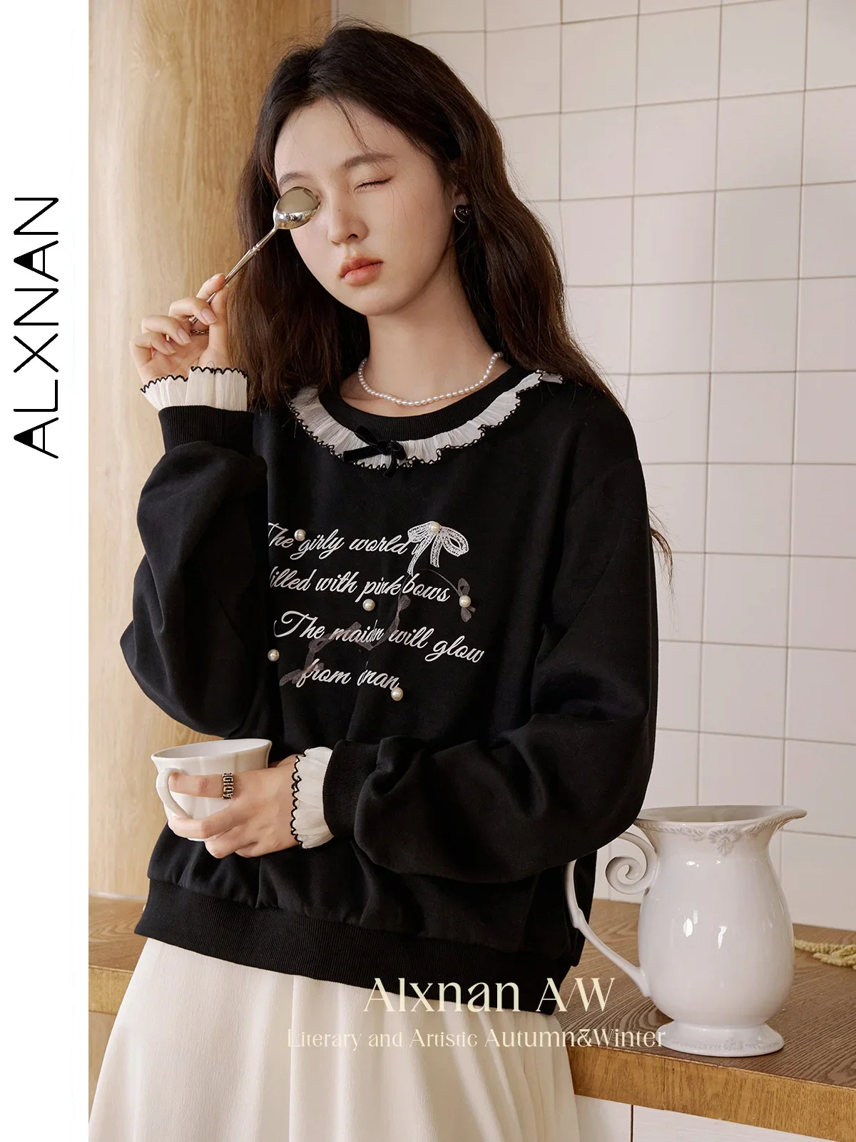 

ALXNAN Women's Spliced Sweatshirt Round Collar Pearl Letter Printing Patchwork Cuff 2024 Fall Winter Sweet Trendy Hoodies L39672