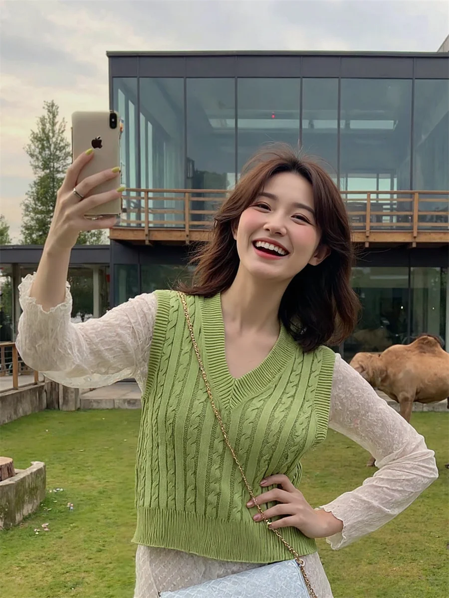 

Женские вязаные жилеты, однотонные, зеленые, белые, на пуговицах, с v-образным вырезом на шнурке, каваи, простой осенний японский стиль, универсальная осень