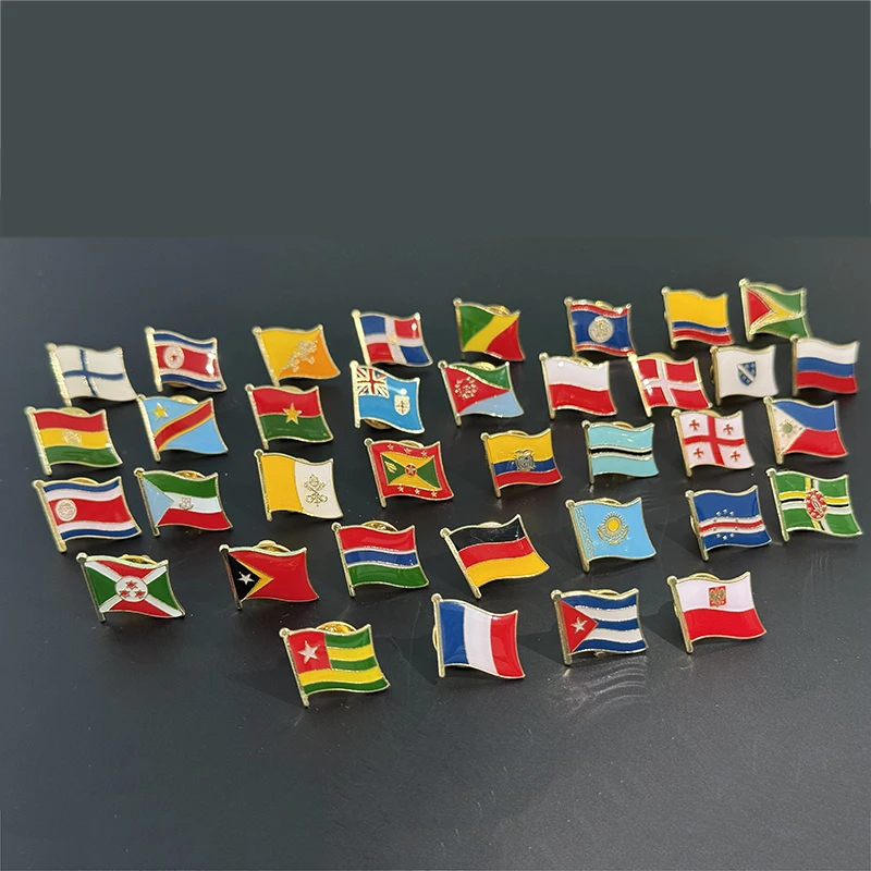 

Эмблема с изображением флага Кубы