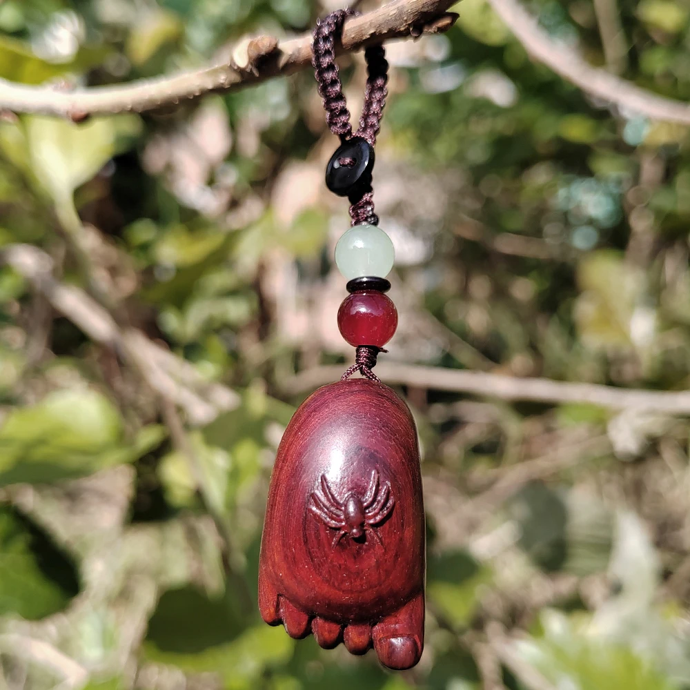 1.4 Inch Wooden Footprint Pendant, Hand-Carved, Chinese Style, Classic Theme, Suitable for Christmas Decorations, Keychains, Party Decorations, Living Room Decorations, Birthday Gifts, Home Decorations, New Year Gifts
