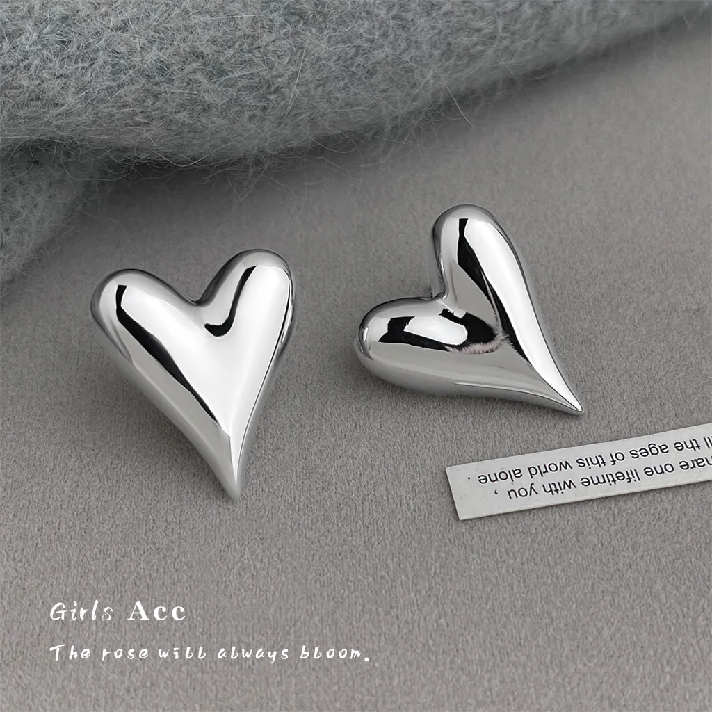 

Women Minimalist Smooth Heart Drop Earrings Niche High Sense Exaggerated Personality European American Fashion Ear Jewelry
