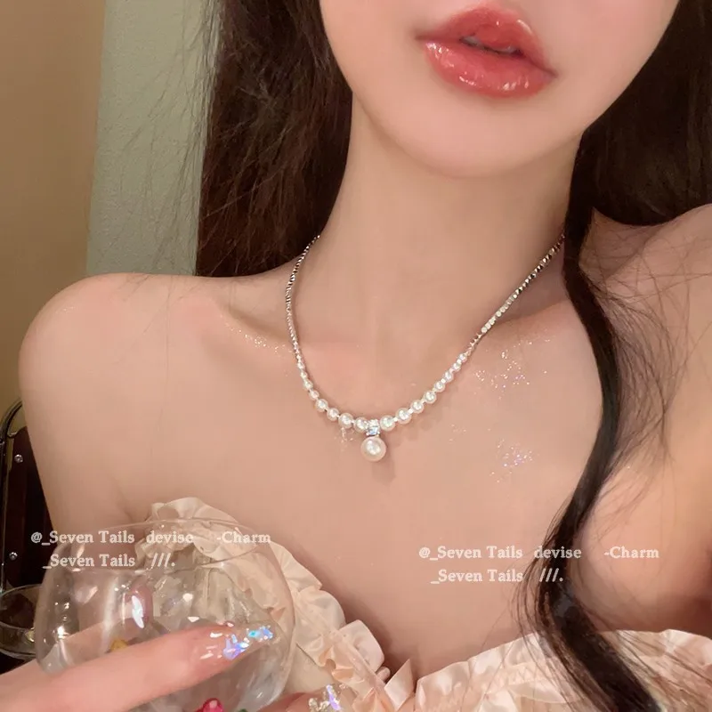 

Diamond-encrusted Pearl Necklace Pendant Women's French Retro Fashion Temperament Collarbone Chain Sense Necklaces Jewelry