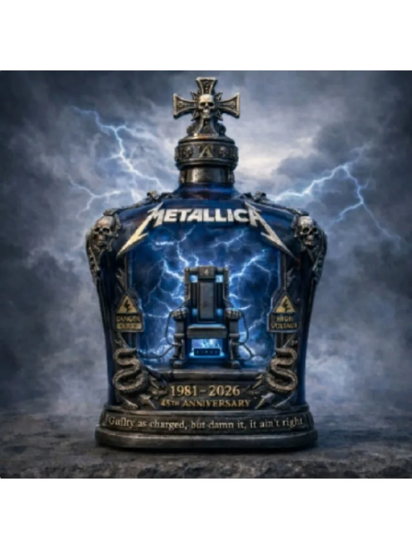 Metallica 45th Anniversary Limited Edition Whiskey Decanter - Kolekcjonerska szklana butelka na whisky z motywem czaszki i krzyża - Prezent dla fana rocka (A) — Zdjęcie 2 z 2