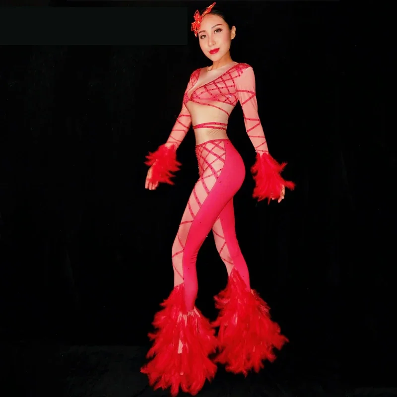 ชุดบอดี้สูทพิมพ์ลายเพชรปลอมสำหรับผู้หญิง ผ้าสเตรชสีแดง แต่งขนนก จั๊มสูทขาบาน ชุดเต้นโพลแดนซ์ ชุดนักเต้นโกโก้ รุ่น XS4869