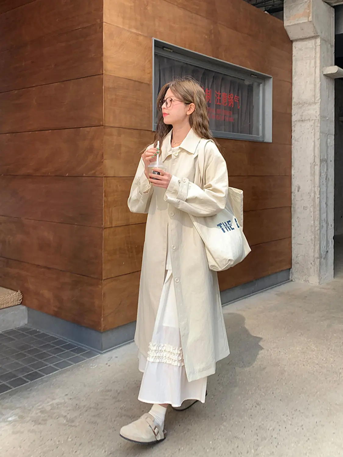 Рисунок 3 - Корейская ветровка средней длины