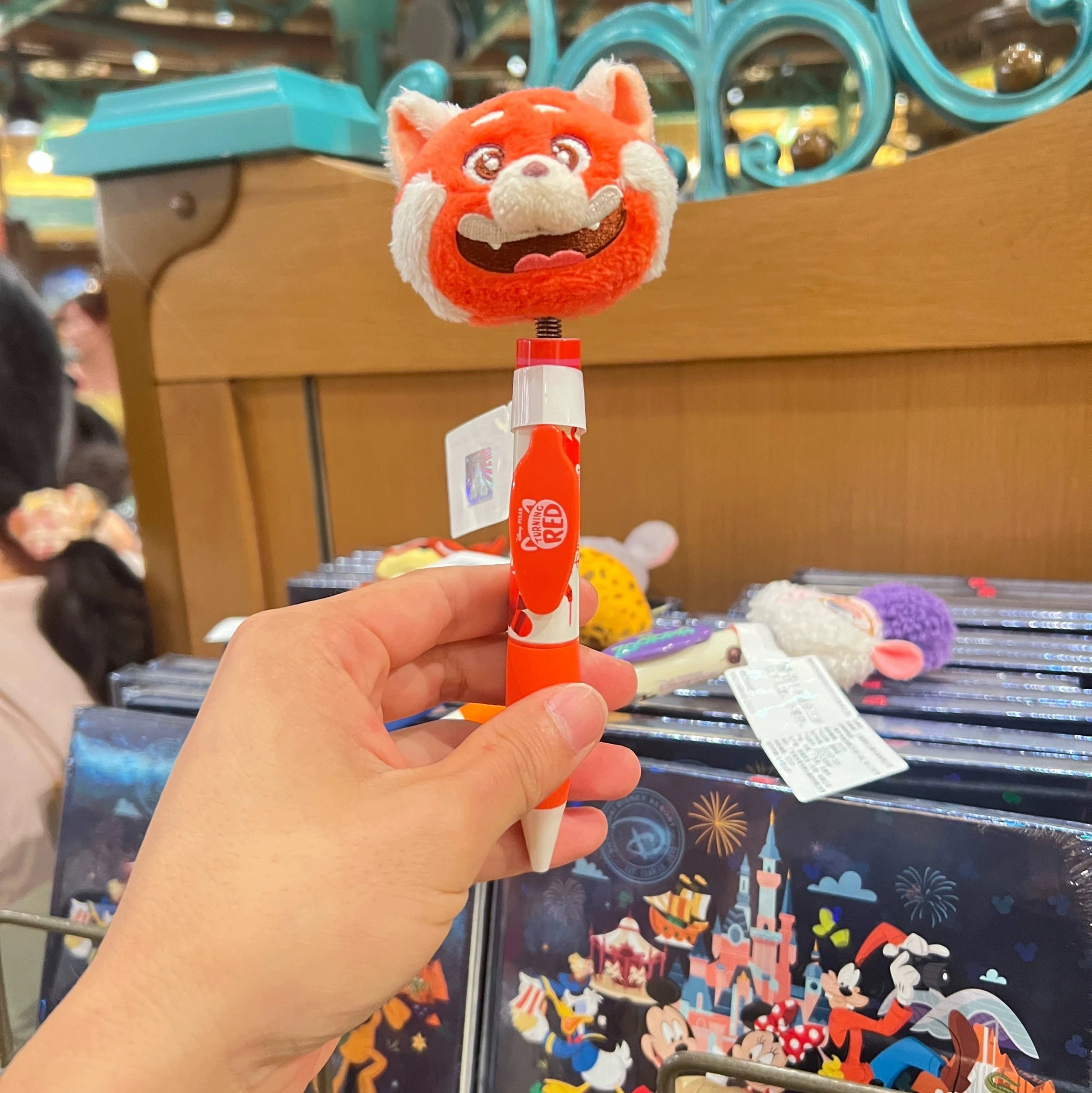 

Shanghai Disneyland Qibao Duffy And Friends' Lina Bell Plush Shaking-Head Pen Children Cute Gifts And Birthday Gifts