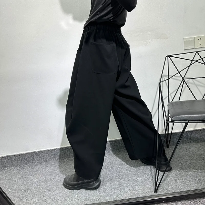 السراويل المافهة الرجالية ذات الطراز الداكن بتصميم ريترو بسيط واسع الساق شعبي أنيق وفريد من نوعه وقابل للتمدد على الساق المستقيمة