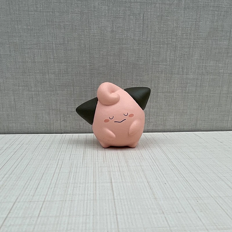 캡슐 장난감 어깨에 어깨 책상 장식품 찌르기 찌르기 피규어 어린이 파티를위한 애니메이션 선물 품목