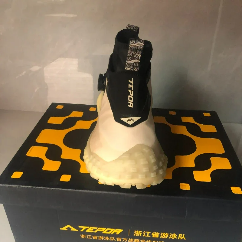 2026 Spring Golf Shoes For Men Waterproof Outdoor Sport Shoes Man Quick Lacing Golf Training Shoe Male High Top Golf Sneakers