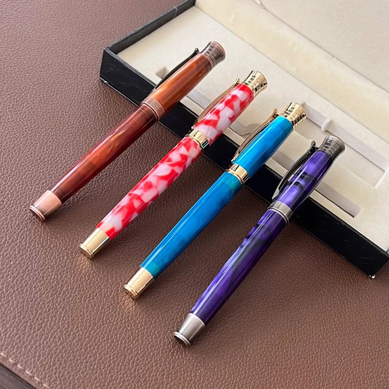 

Многоцветная ручка Foutain Yangzie 996 с изогнутым наконечником, темный наконечник 0,7 мм