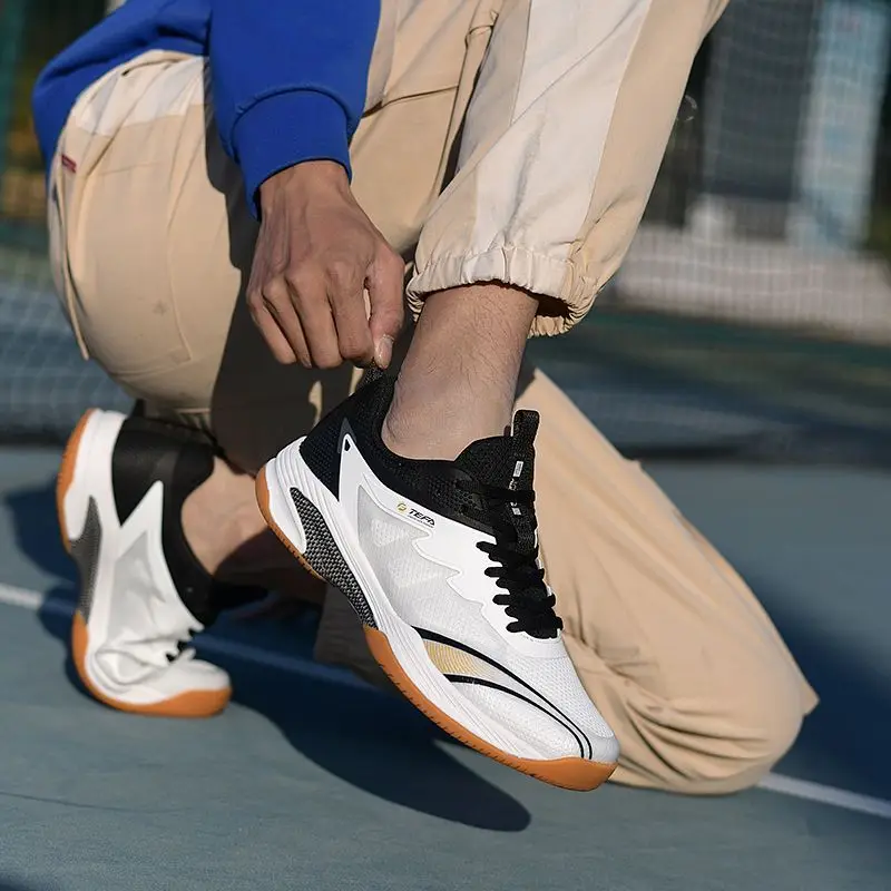 Shoes suitable for sports training: volleyball shoes, breathable badminton shoes, men's and women's lace-up tennis sneakers, non