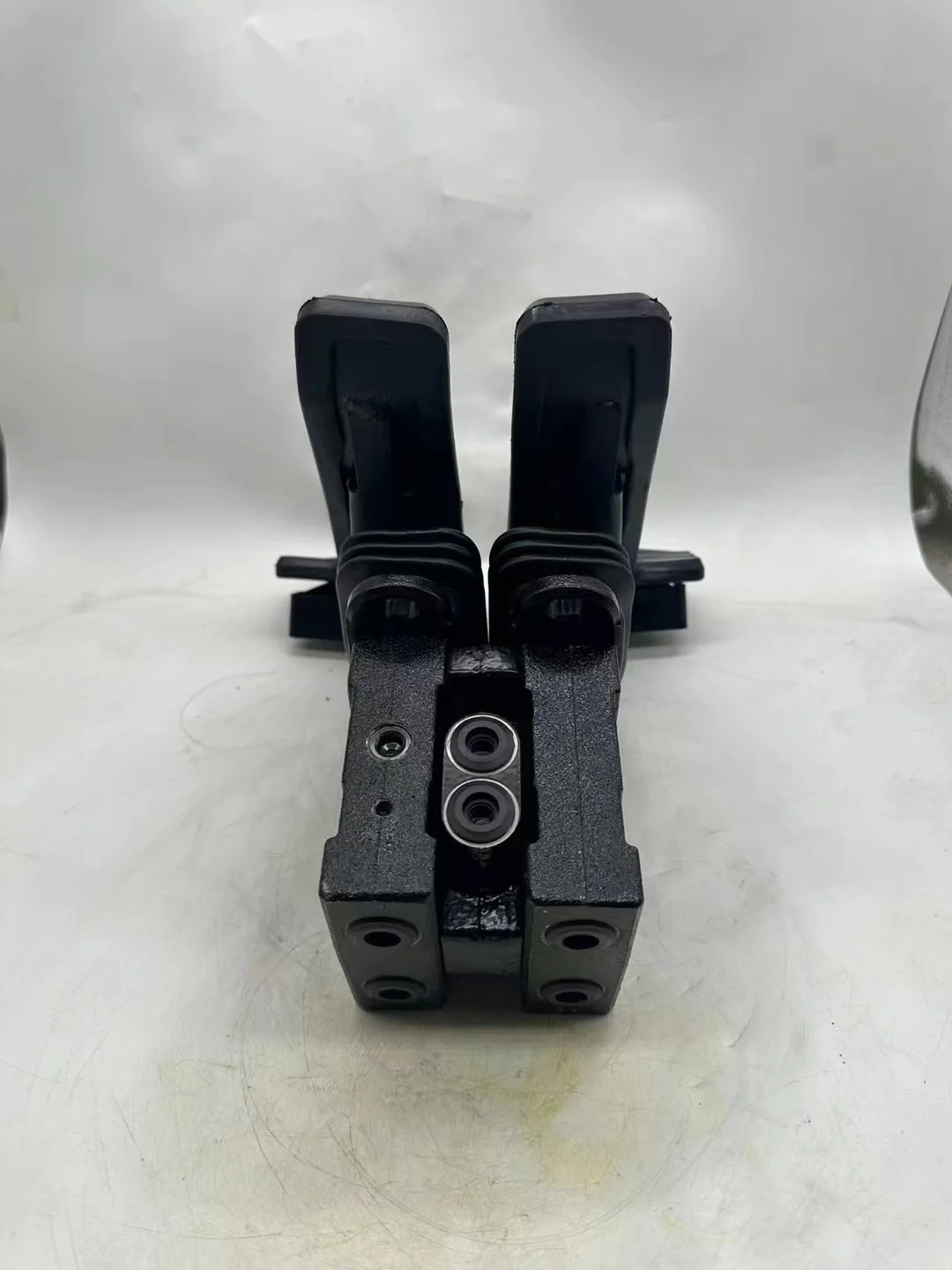 Construction Machinery Parts Excavator Parts Foot Valve Pedal Pilot Valve Foot Wook Assy Pedal Assy Hydraulic Pump Pedal Lever