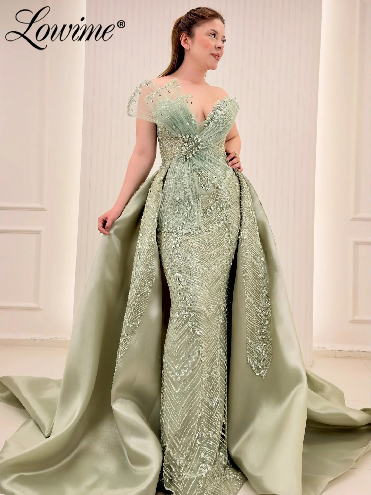 

2026 Gorgeous Mint Green Wedding Party Dresses Crystals Prom Gowns With Overskirt Detachable Train Customized Evening Dress Robe