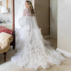 Weiße geschwollene Tüll Brautkleid gestufte Rüschen Hochzeit Geburtstags feier Ballkleid vorne geteilt boden lang Boudoir Pyjama Robe